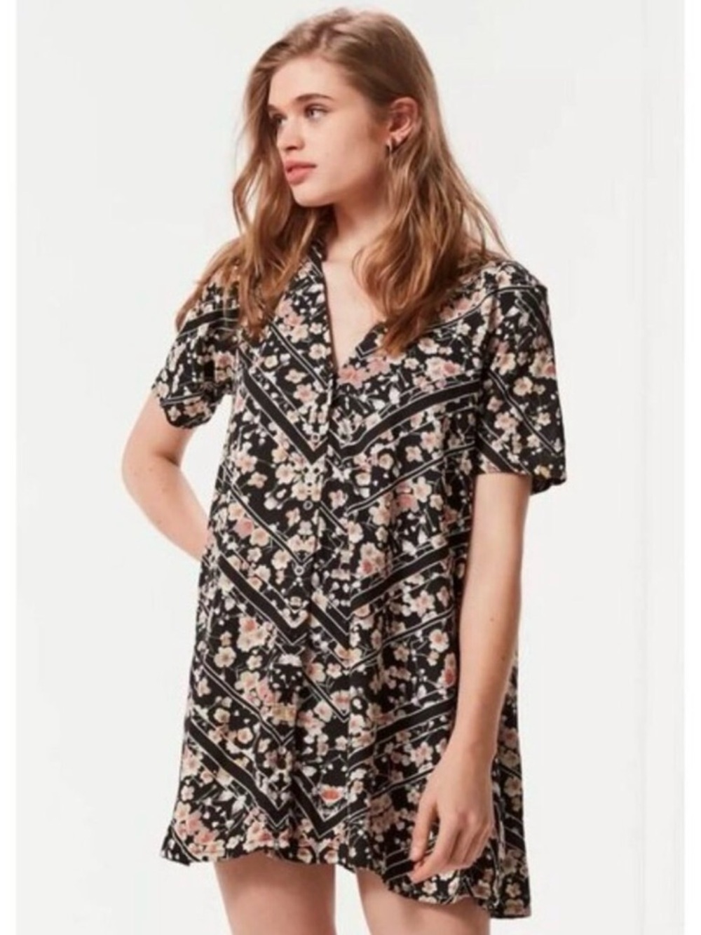 Motel Rocks Crosena Dress Black Cosmic Daisy Size Small NWT. STAGECOACH FESTIVAL